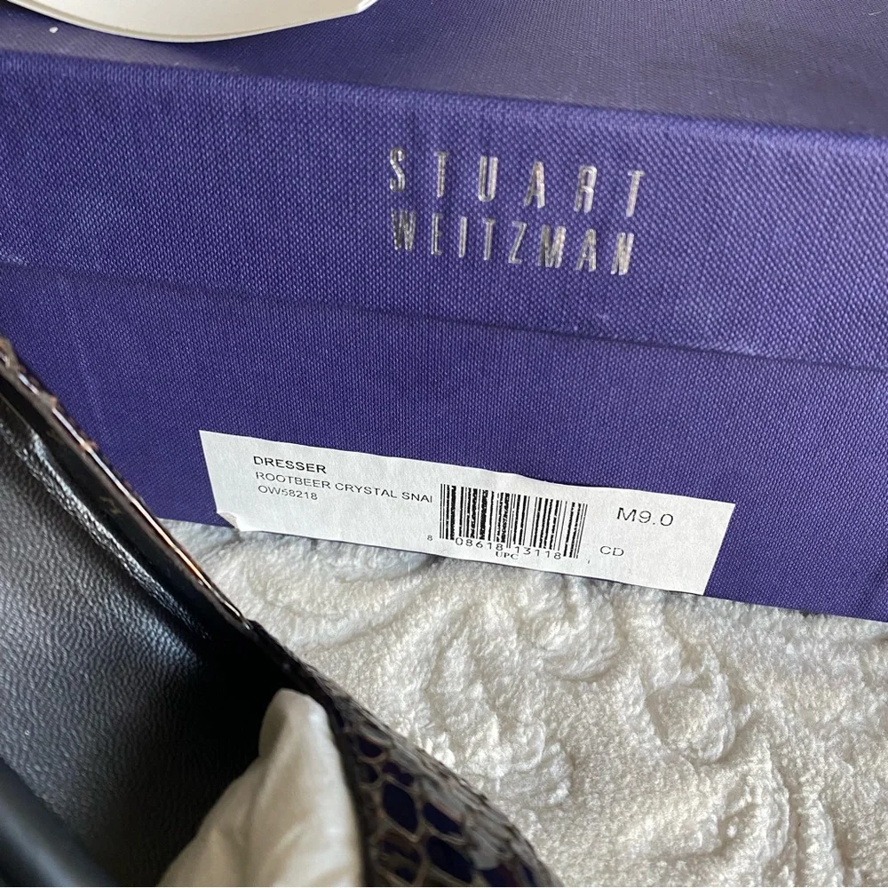 Stuart Weitzman Dresser Pump - Picture 8 of 8